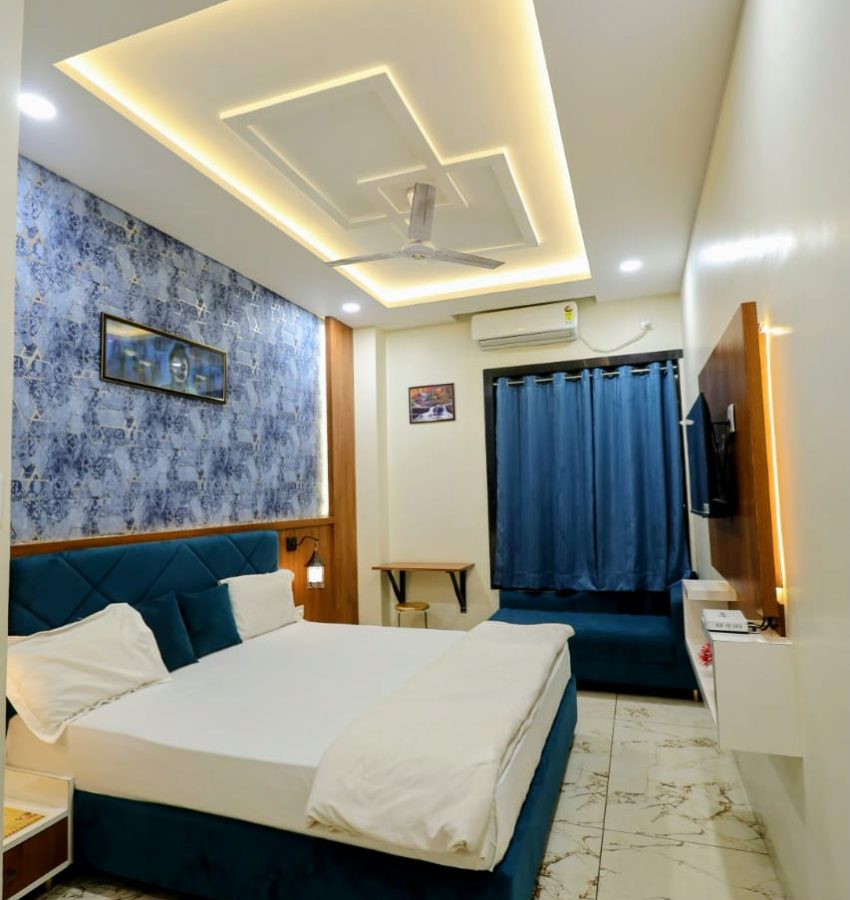 HOME 9 Royal room with modern amenities in Maheshwar