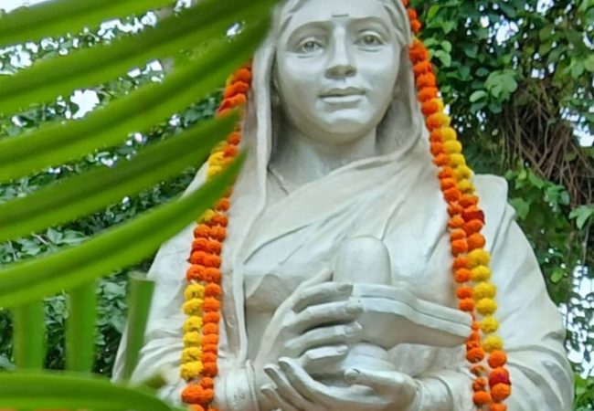 Ahilyabai Holkar statue in Maheshwar Madhya Pradesh